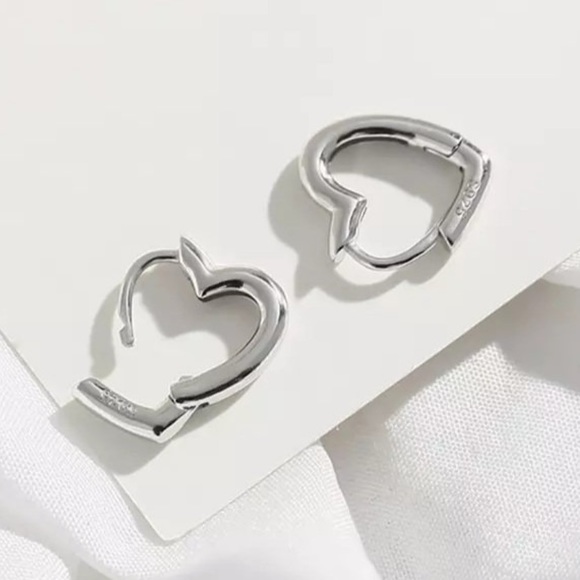 Jewelry - Sterling Silver earrings heart ❤️ earrings hoop earrings